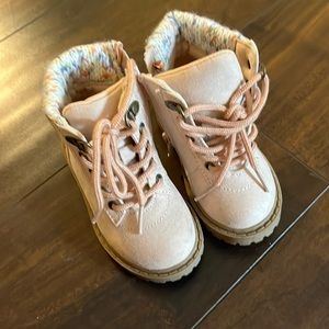 NWOT Old Navy toddler boots, side zip, pink, size 5
